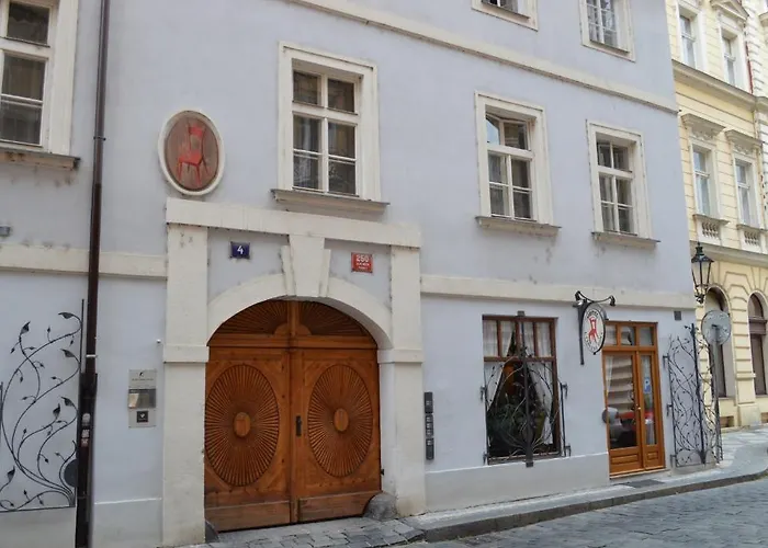 U Cervene Zidle - Red Chair Hotel Praga